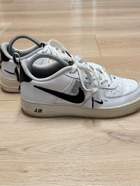 Air Force 1 '07 LV8 ‘Overbranding’ AJ7747-100 Size 6 Youth